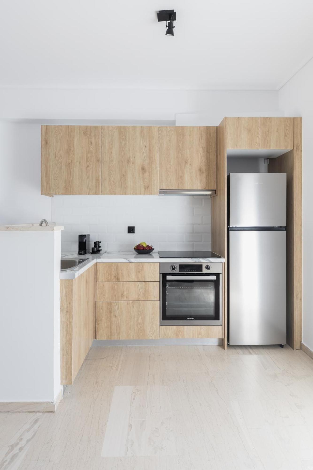 Elliot Neapoli, Apartment Athens